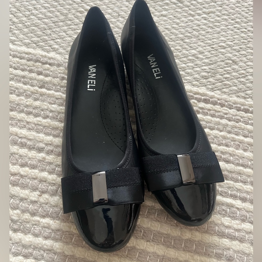 Van Eli classic black flat